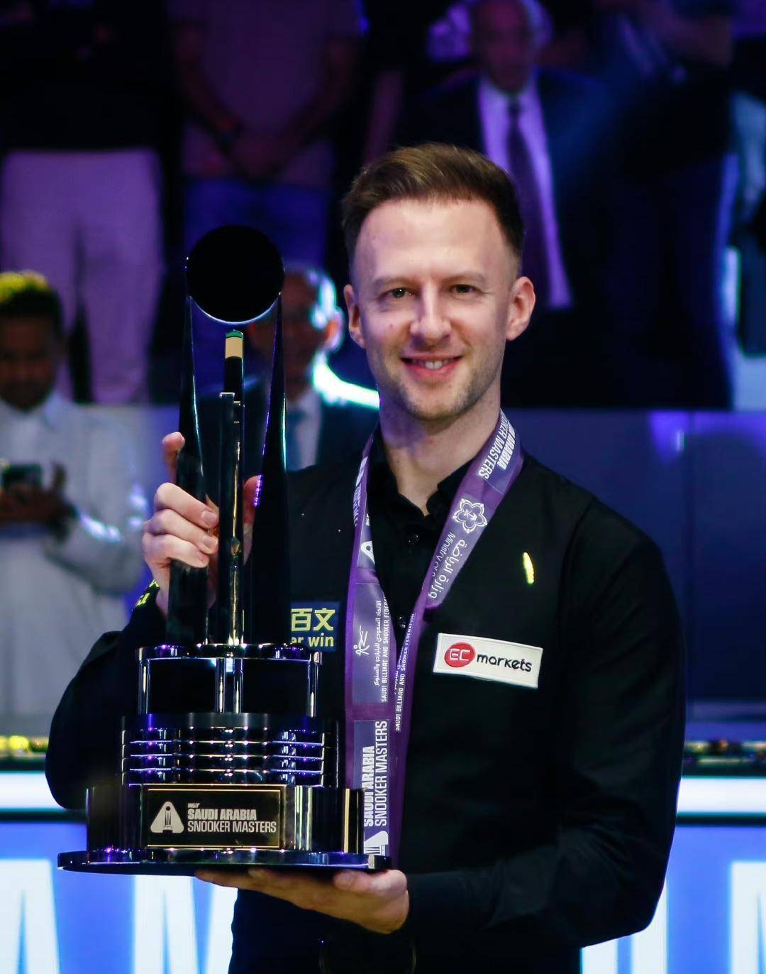 年季后赛中 年季后赛中