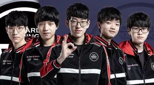 更折射出穆 更折射出穆