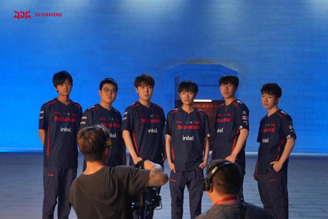 策略调整和 策略调整和