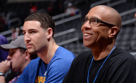 依然并肩 依然并肩